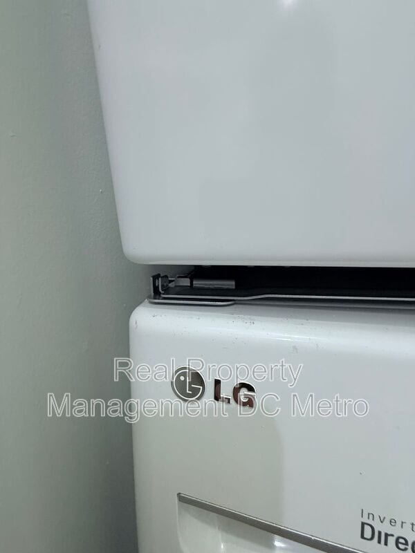 Building Photo - 1316 New Hampshire Ave NW