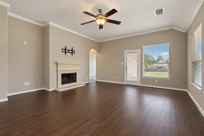Building Photo - 42 Black Swan Ct