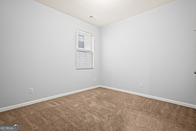 Building Photo - 5469 Waverly Dr