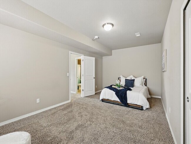 Building Photo - 8308 Needle Drop Ct