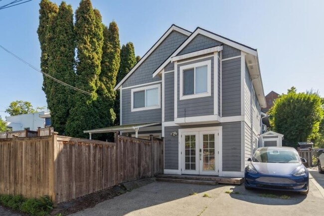 Primary Photo - 2 bedroom in Seattle WA 98117