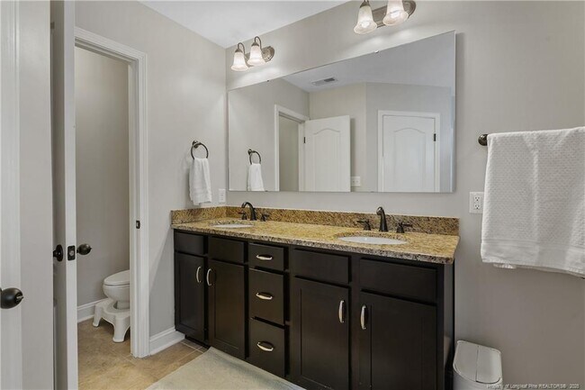 Building Photo - 852 Micahs Way N