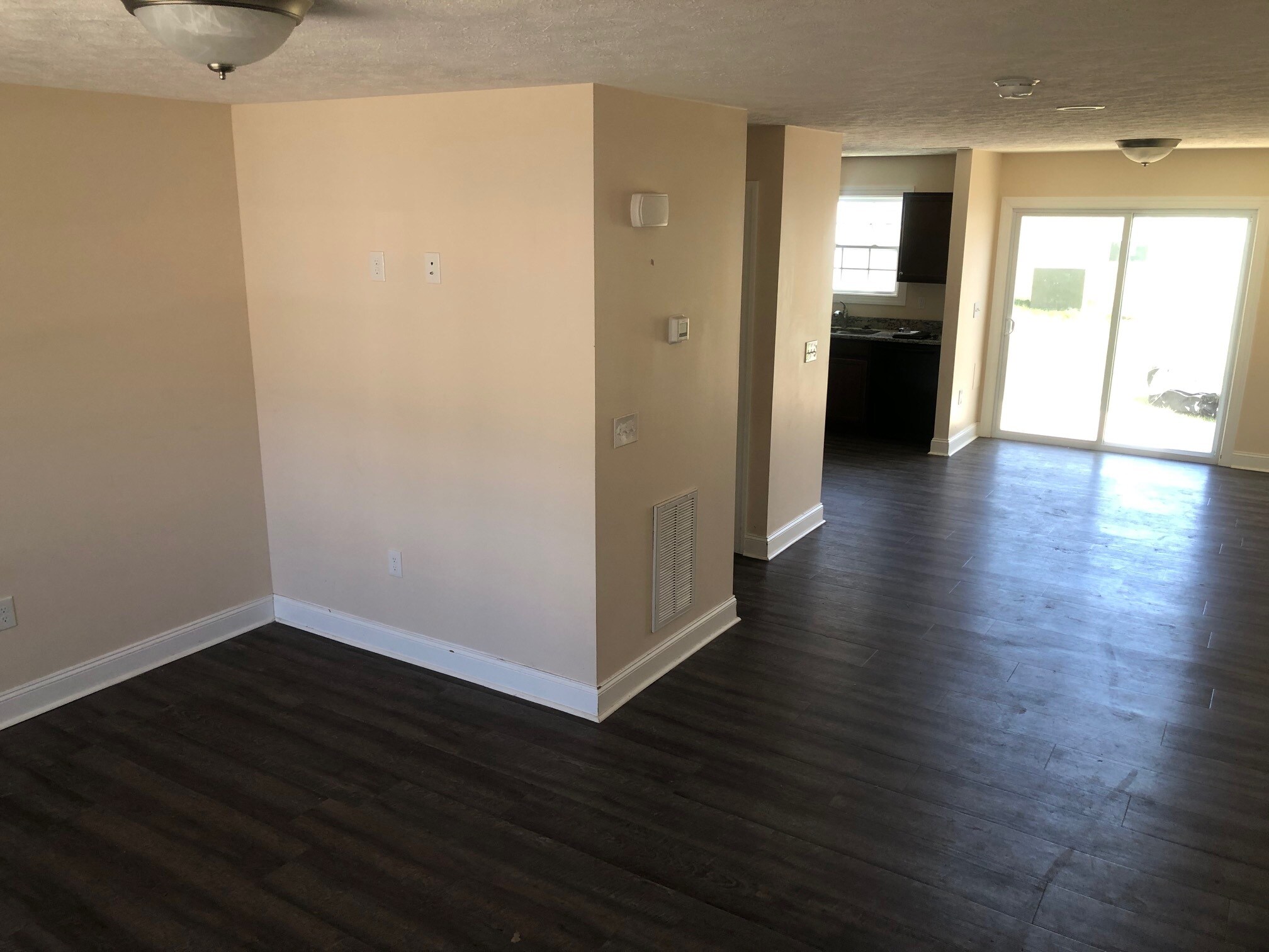 Building Photo - 655 Twisted Oak Dr NW