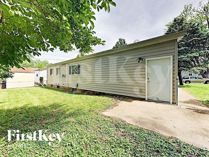 Building Photo - 1140 Estes Dr