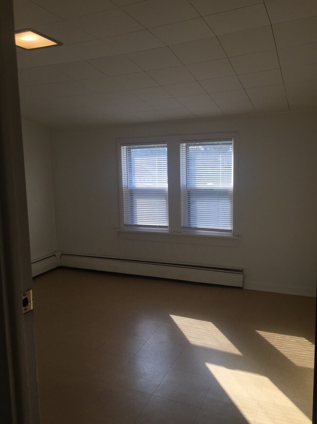 Building Photo - 1317 20th St