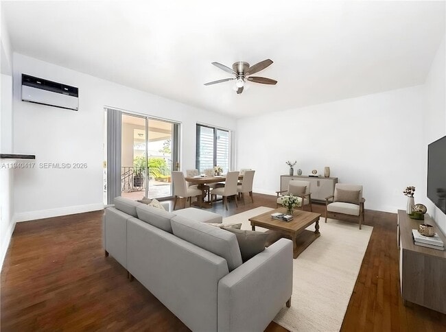 Building Photo - 1316 NE 105th St