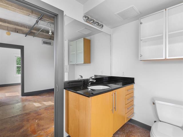 Building Photo - 329 E Colorado Blvd