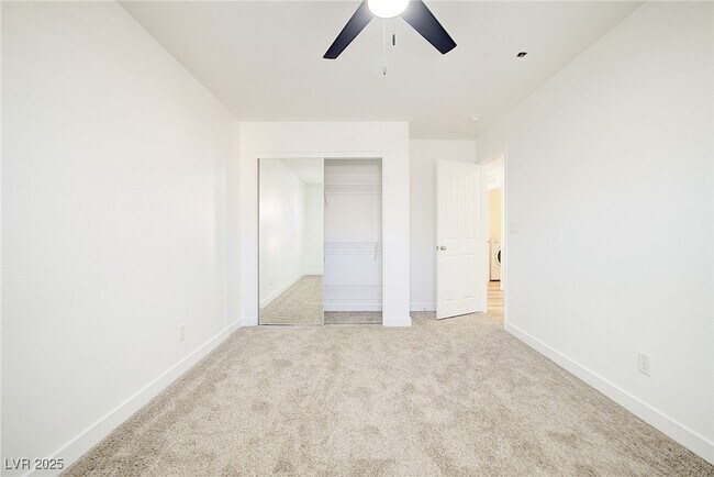 Building Photo - 2120 Waterlily View St