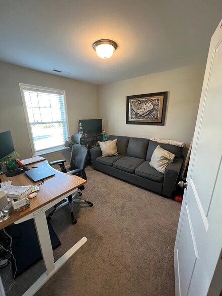 Building Photo - Room in Townhome on Perry Creek Rd