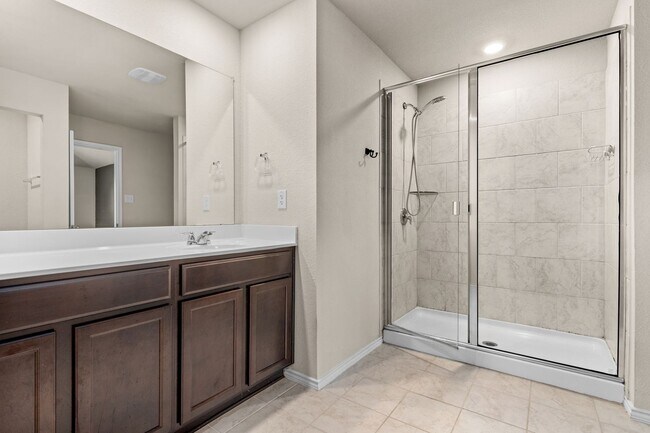 Building Photo - 4906 Karen Grn Dr