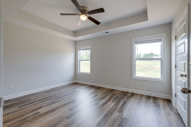 Building Photo - 644 S Tunnel Rd