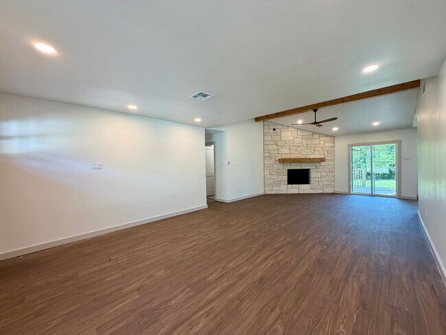 Building Photo - 10801 Rick Dr