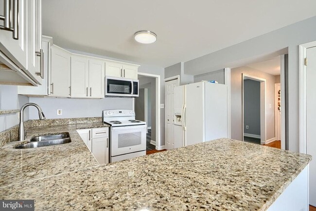 Building Photo - 7 Crestview Garth