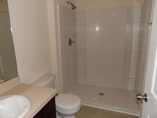 Building Photo - Very nice 3/2 at Southside and JTB