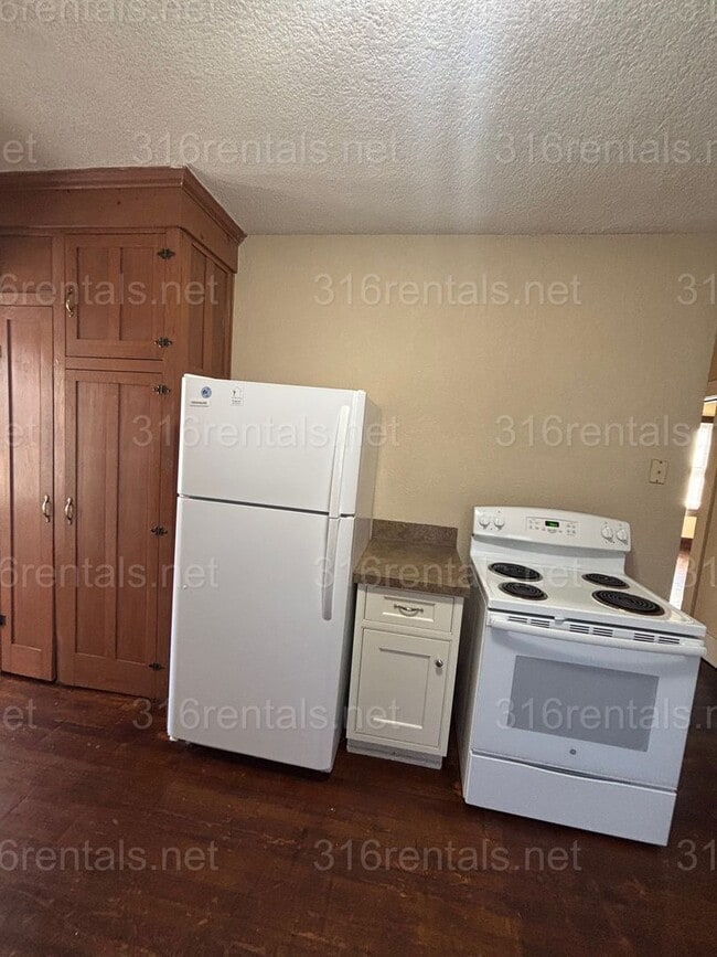 Building Photo - Rental Available NOW!