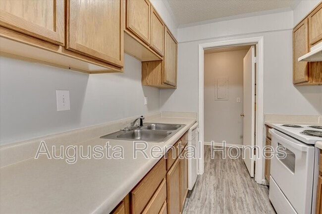 Building Photo - 520 E Buena Vista Ave