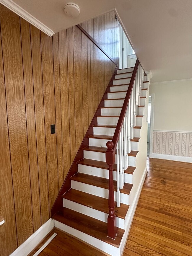 Building Photo - 18 W Whitlock Ave