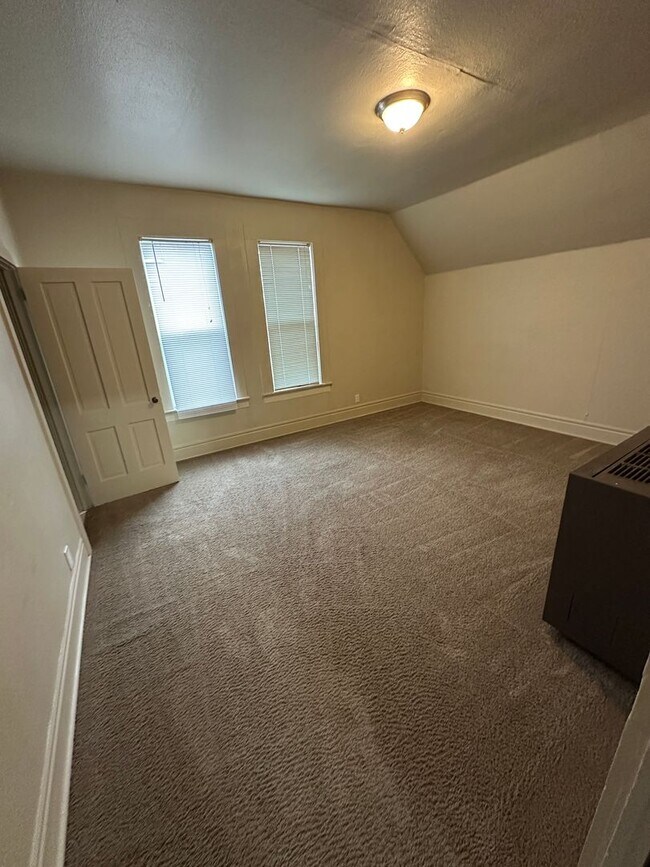 Building Photo - (488) 15th Street Apartments - 1 Bedroom / 1 Bathroom