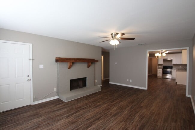 Building Photo - El Cerrito Place 8327/8329
