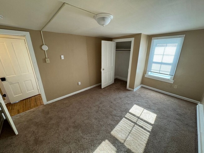 Building Photo - semi-detached home