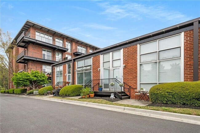 Building Photo - 5200 Peachtree Rd