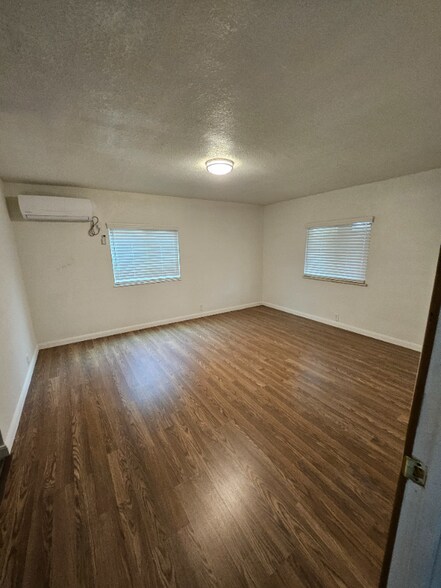 Building Photo - 11909 Manzanita St