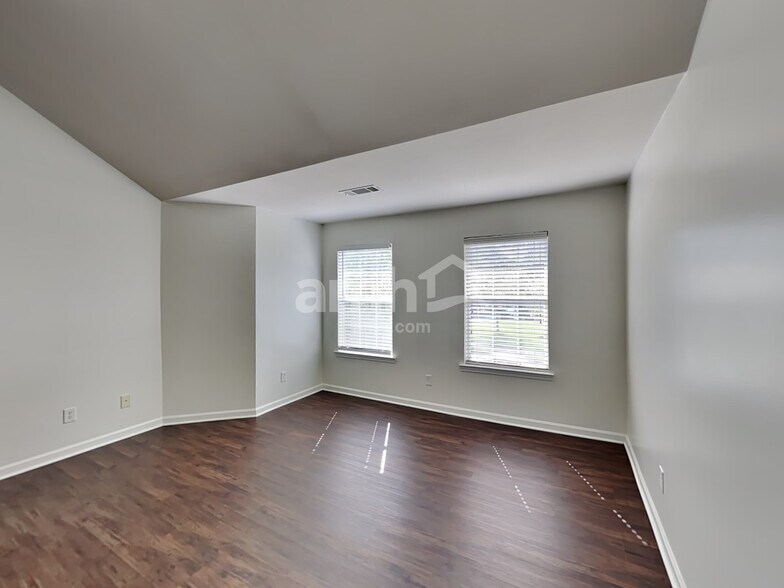 Building Photo - 367 Hidden Creek Ln
