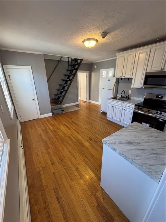 Building Photo - 29 Gesler St