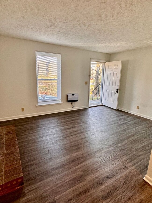 Building Photo - 5144-5158 Linbar Drive