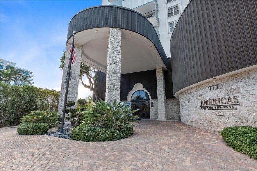 Building Photo - 777 Bayshore Dr