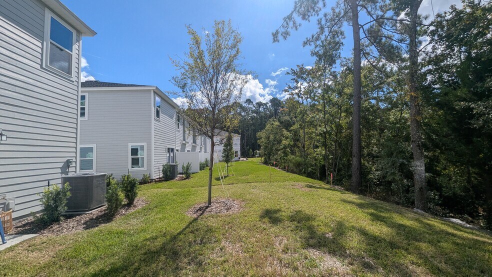 Building Photo - 559 Holly Lakes Dr