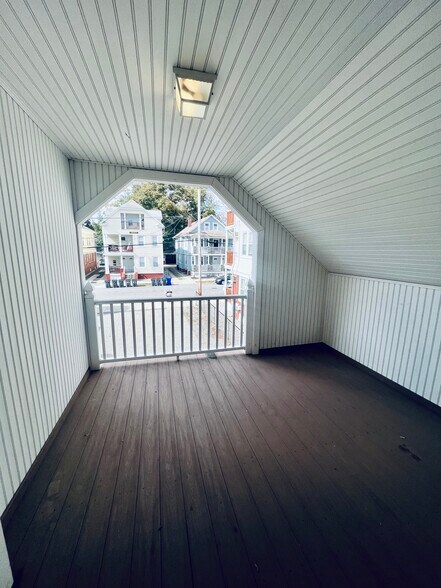 Building Photo - 71 Pembroke Ave