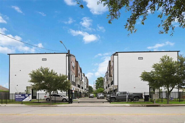 Building Photo - 4013 Griggs Rd