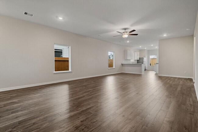 Building Photo - 15846 Berry Hl Dr