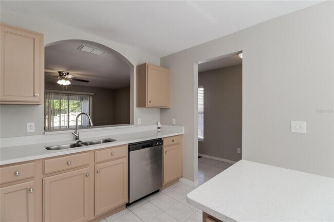 Building Photo - 1007 Royal Oaks Dr