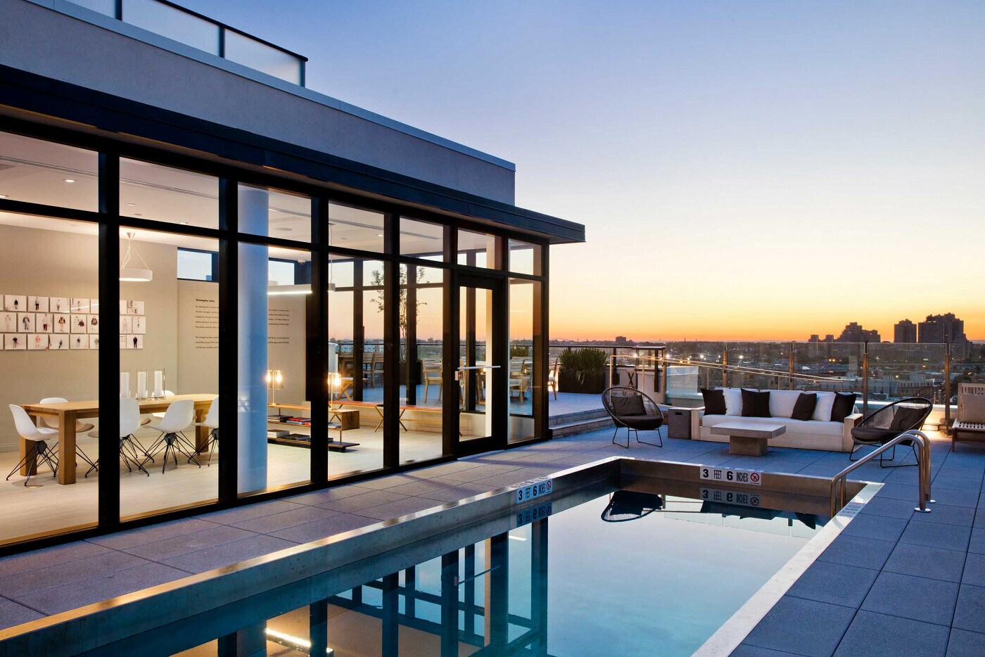 Rooftop pool - 160 1st St