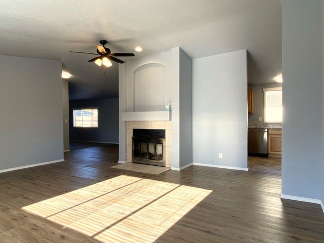 Building Photo - Freshly Updated in Dallesport