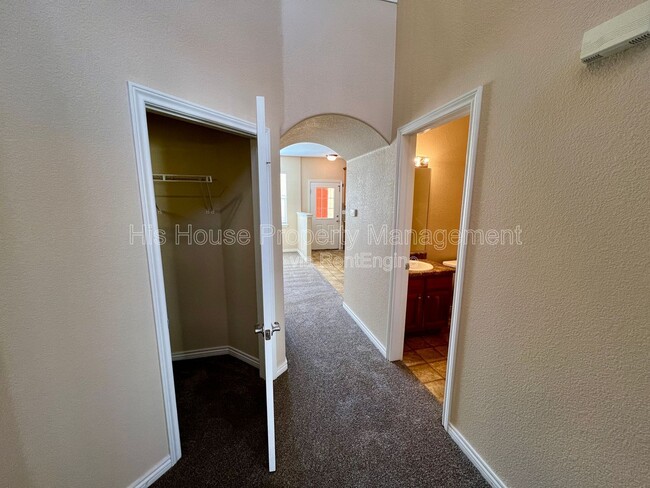 Building Photo - 5551 W 29th St