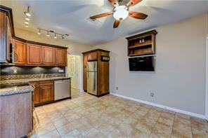 Building Photo - 2210 Pearl St