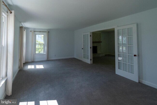 Building Photo - 428 Ingleside Dr