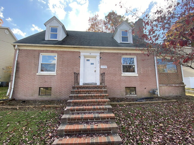 Building Photo - 126 Forest Ave