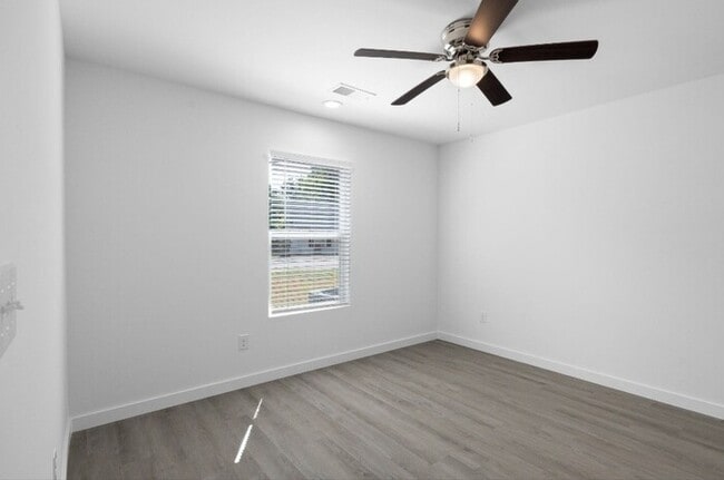 Building Photo - Available Now: New Three Bedroom Townhouse in Woodruff SC!