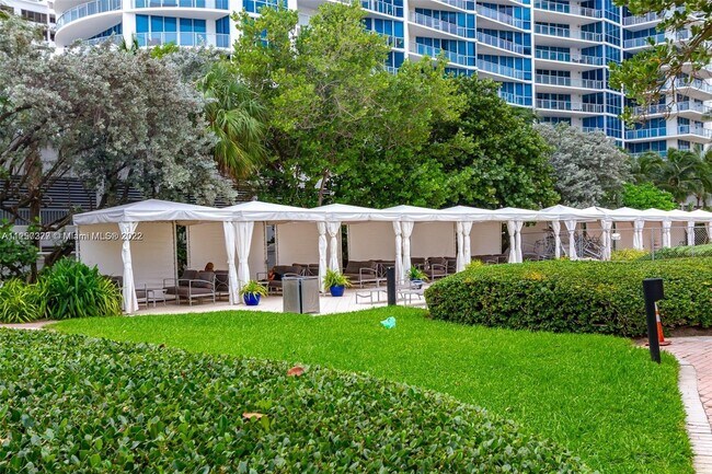 Building Photo - 3001 S Ocean Dr
