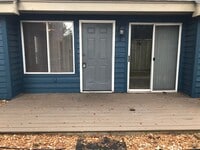 Building Photo - Quiet 2 story condo super close to the beach!