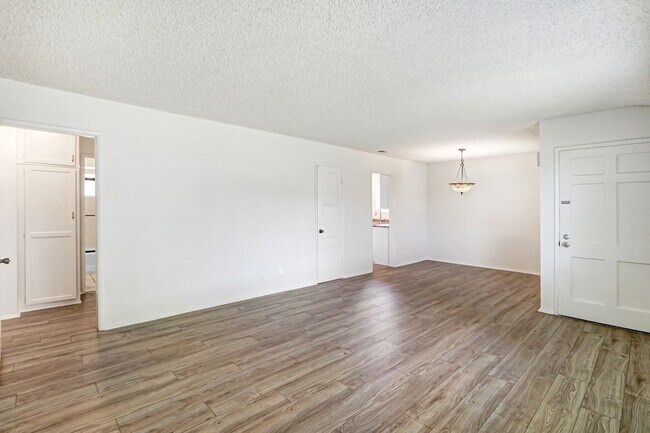 Building Photo - 677 N Tulare Way