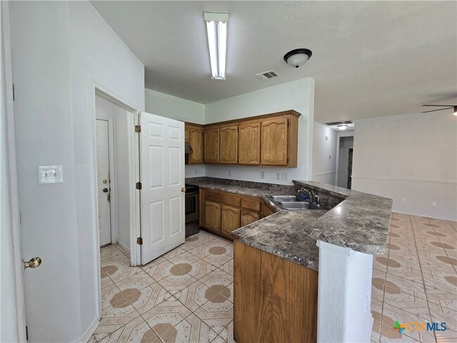 Building Photo - 761 Sheffield Rd