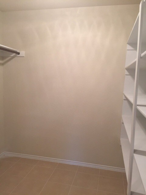 Building Photo - 1305 Swan Ridge Dr
