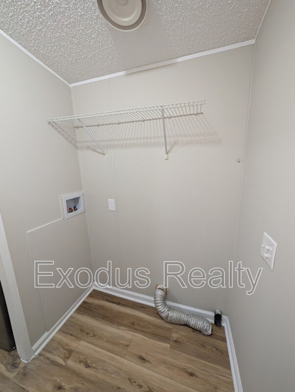 Building Photo - 45 Castle Wood