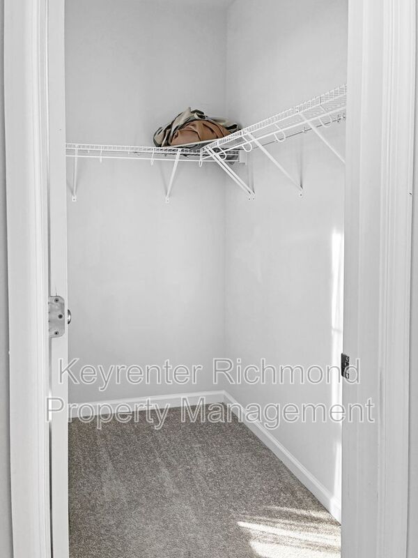 Building Photo - 719 McCormick Farm Dr