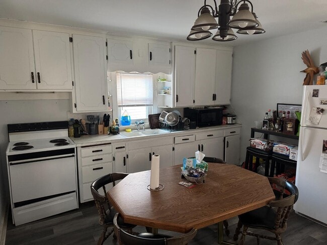 Building Photo - 526 Liberty St